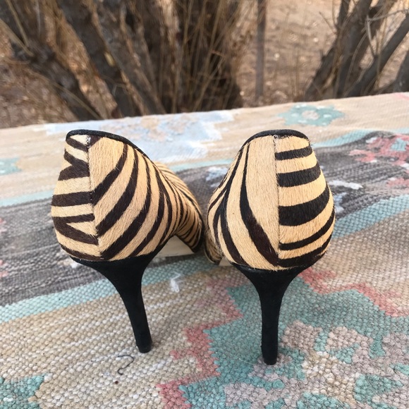 Aldo size 39 tiger print stilettos. - Picture 7 of 7